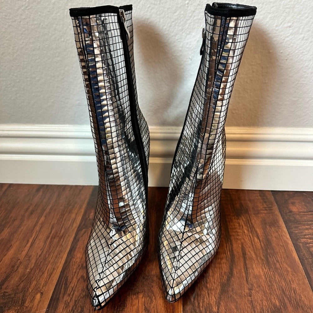 Azalea Wang Montrose- Silver disco ball ankle boots with heel - Picture 2 of 7